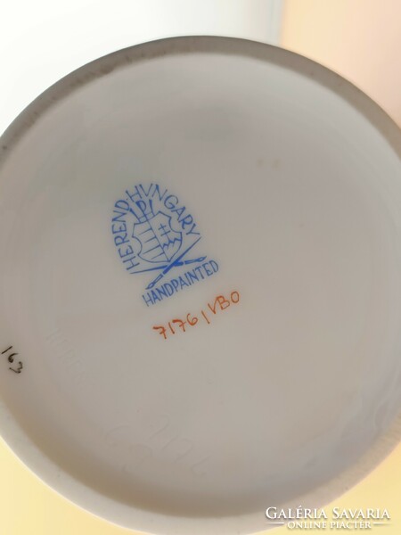 Herend porcelain vase with Vbo Victoria pattern