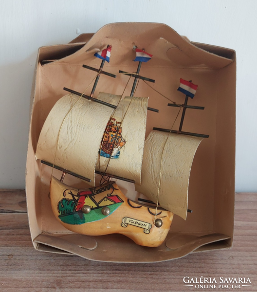 Régi,vintage holland Volendami emlék fapapucs  vitorláshajó modell- kb 70-es évek-tengeri dekoráció