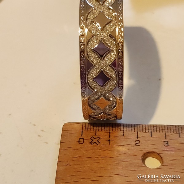 A wonderful open bracelet with a Greek pattern