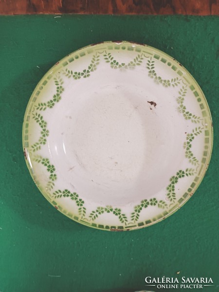 Enamel plate