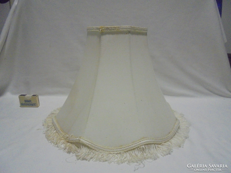 Table lamp or floor lamp shade