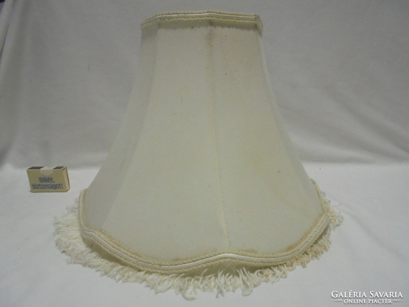 Table lamp or floor lamp shade