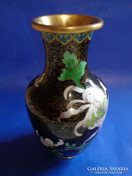 Copper vase decorated with Chinese enamel