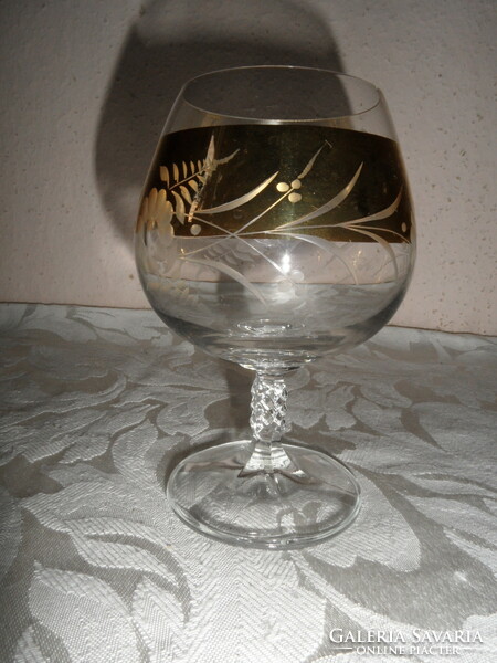 BOHEMIA talpas csiszolt üveg whisky's pohár arany mintázattal ( 6 db. )