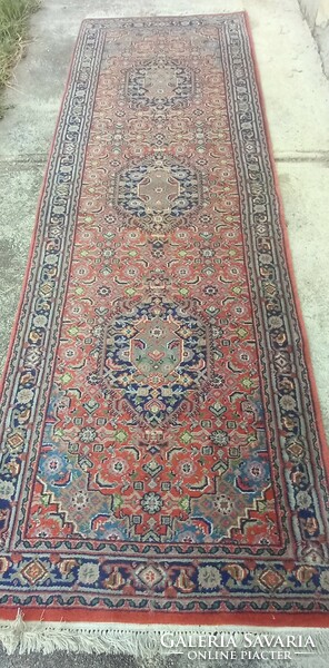 Hand-knotted Indo Tabriz carpet is negotiable