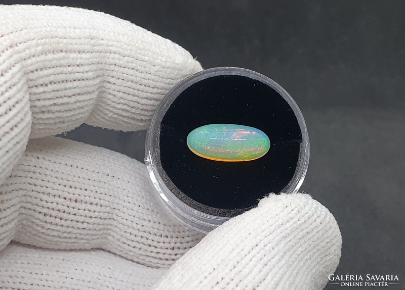 Ethiopian welo opal 2.59 Carats. With certification.