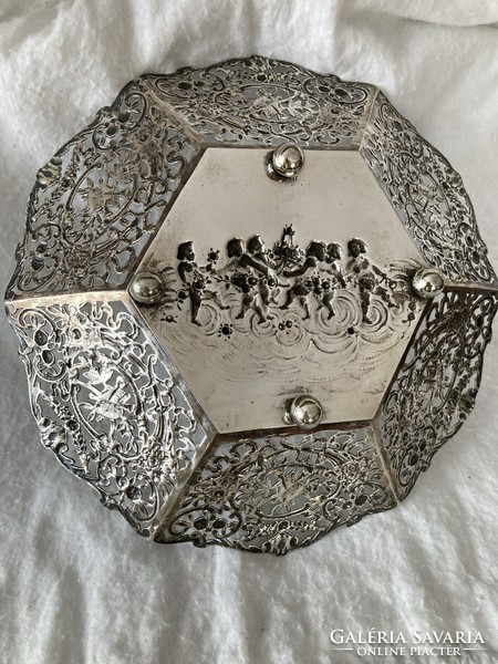 Silver openwork centerpiece, offering / with figural decoration, fineness 800