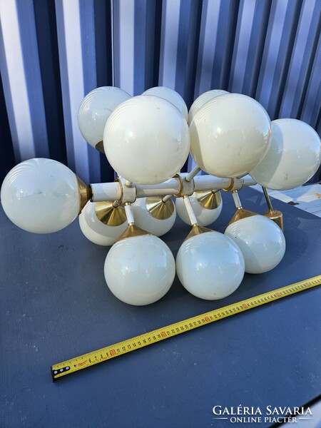 Extra mid century, Sputnik chandelier, with 14 plastic globes