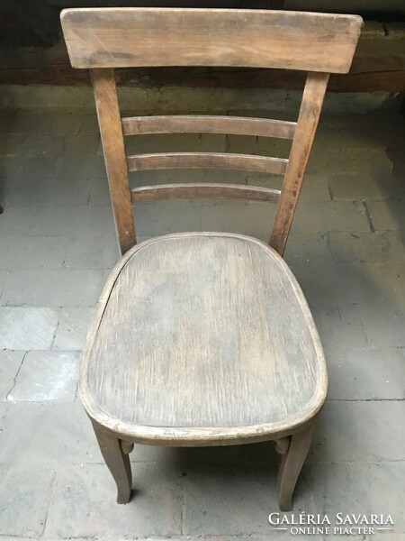 Wooden, folk chair, xx. No. Around the middle. Size: 74 cm high and 40 cm seat surface.