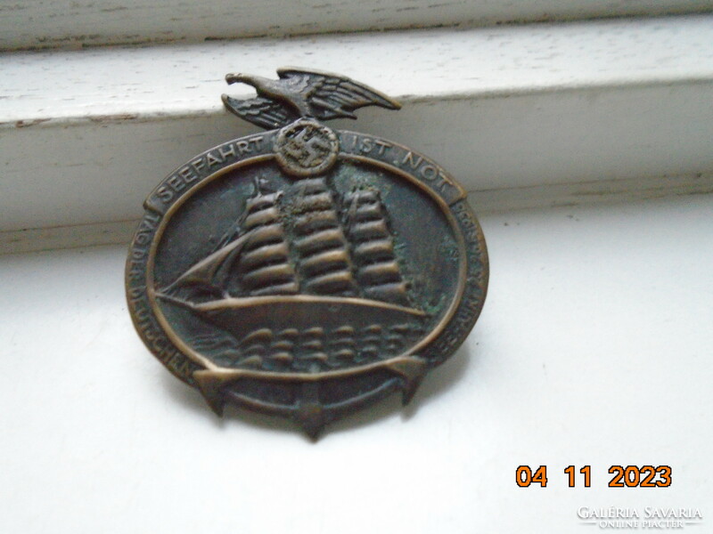 1935 On the occasion of the Day of the German Navy, badge