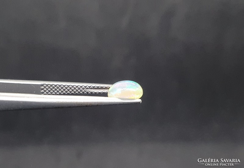 Ethiopian welo opal 0.73 Carats. With certification.