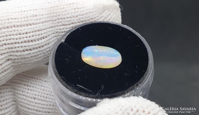 Ethiopian welo opal 1.71 Carats. With certification.