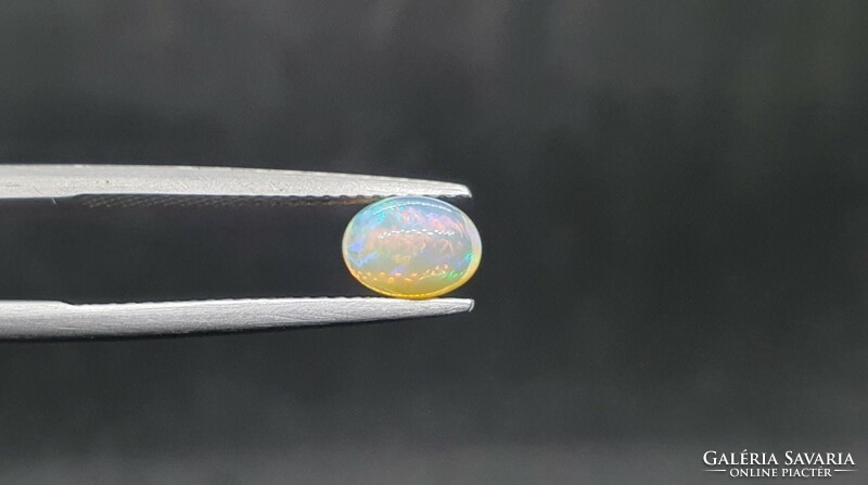 Ethiopian welo opal 0.73 Carats. With certification.