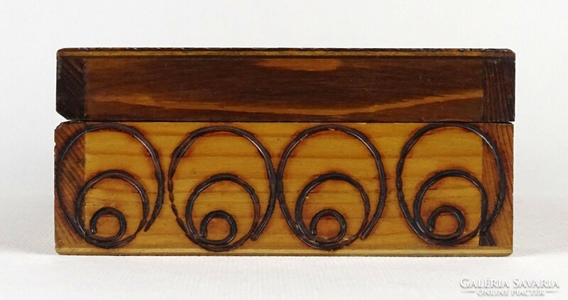 1P342 old wooden box with burnt decoration 6 x 13 x 18 cm