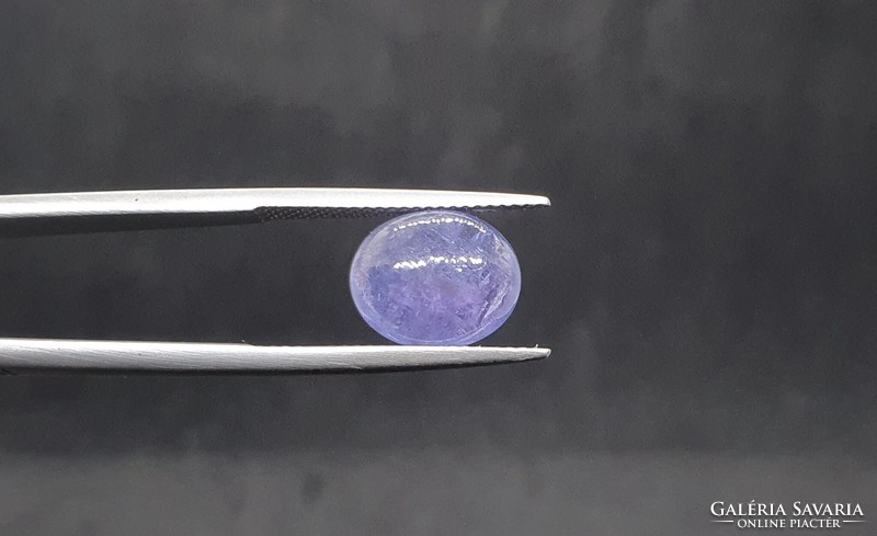 Extra tanzanite cabochon 5.07 Carats. With certification.