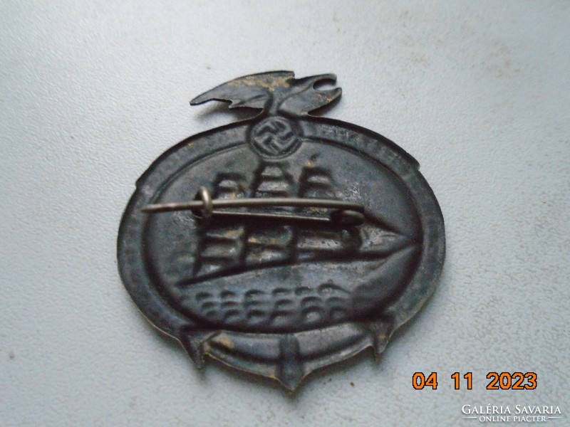 1935 On the occasion of the Day of the German Navy, badge