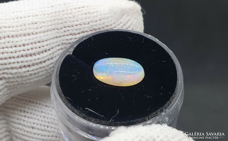 Ethiopian welo opal 1.71 Carats. With certification.