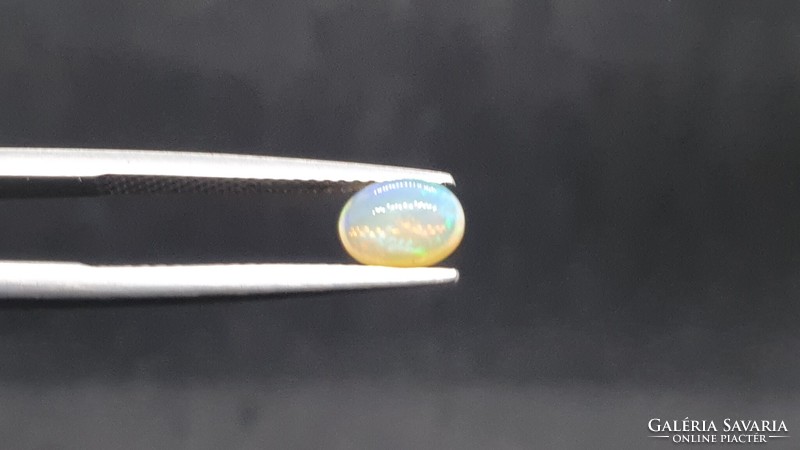 Ethiopian welo opal 0.73 Carats. With certification.