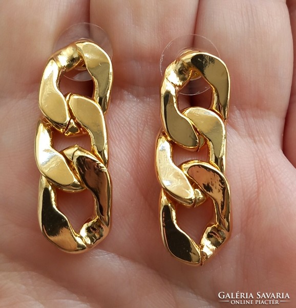 Gold-plated chain earrings.