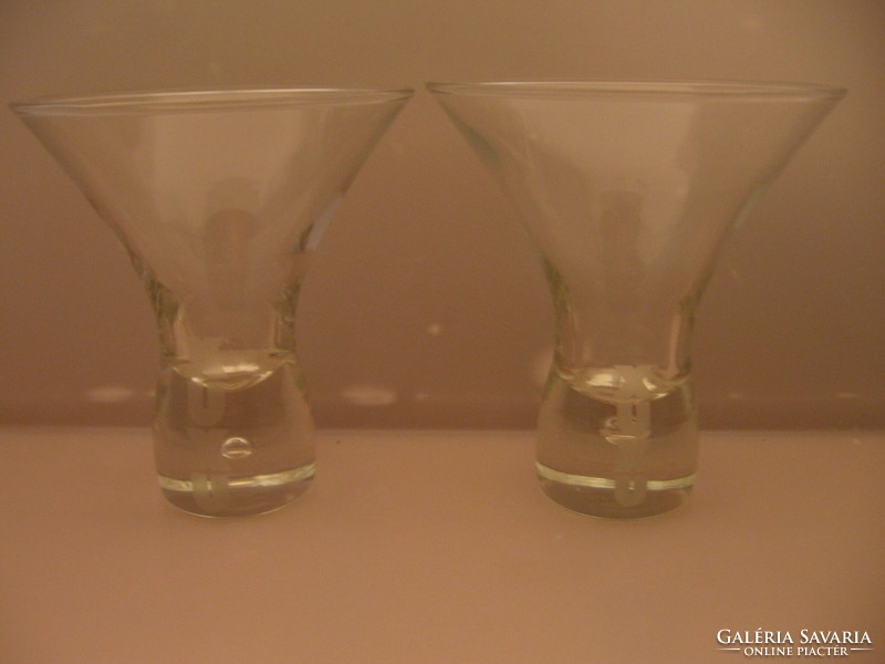 Pair of Xuxu liqueur glasses