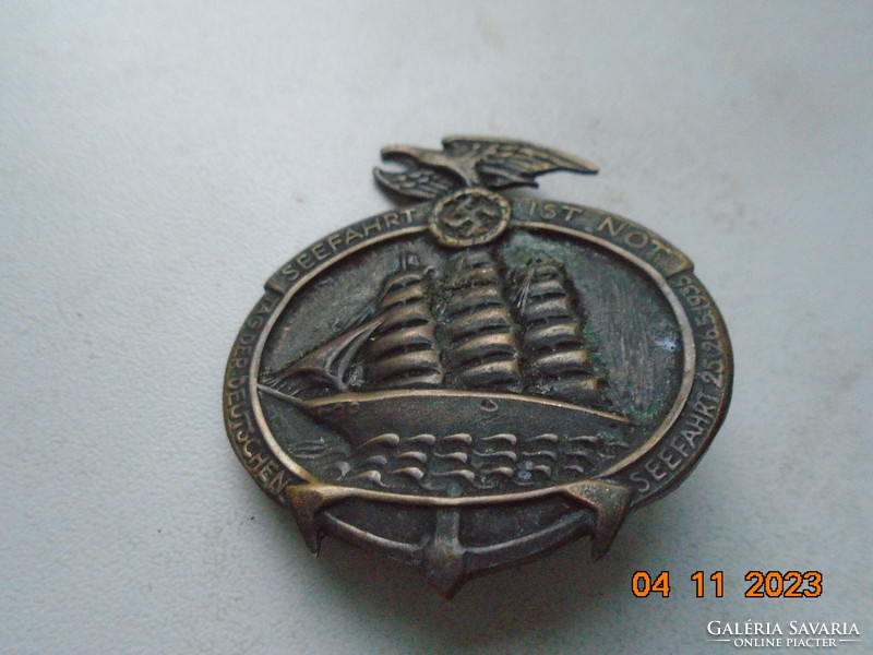 1935 On the occasion of the Day of the German Navy, badge