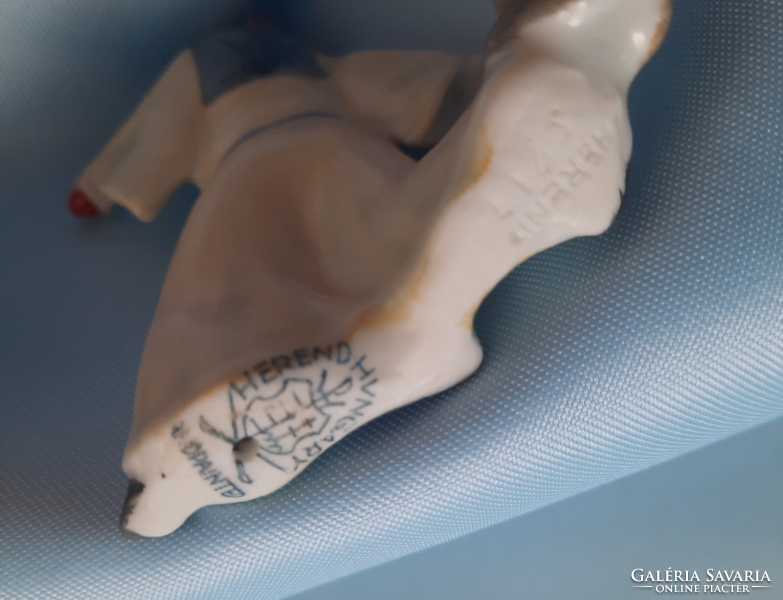 Herendi porcelán minifigura- Legény cicával