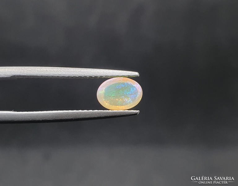 Ethiopian welo opal 0.73 Carats. With certification.