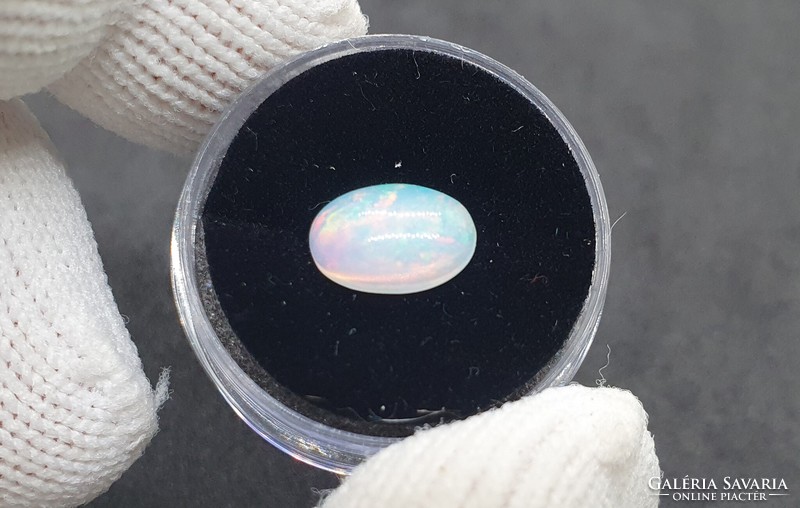 Ethiopian welo opal 1.60 Carats. With certification.