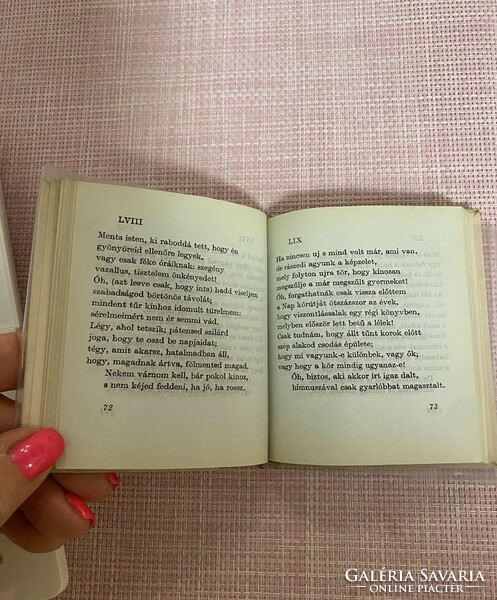 Minibook Shakespeare's sonnets translated by Lórinc szabo, 1957.