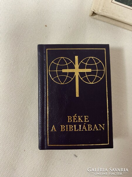 Minikönyvek: 4 db vallási témájú minikönyv (1979. és 1993.)
