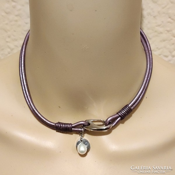 Unique steel choker in lavender color with mother-of-pearl shine