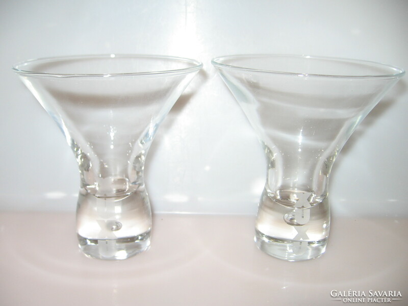 Pair of Xuxu liqueur glasses