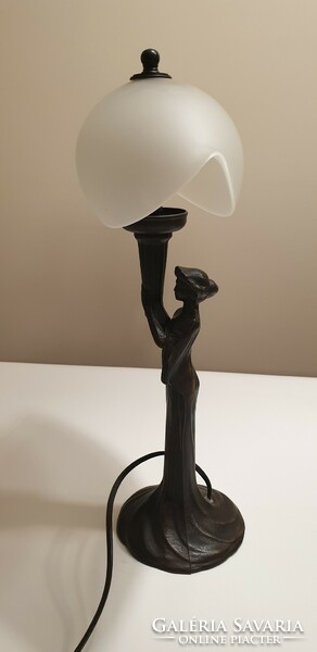 Bronz asztali lámpa, elgáns nőalakkal