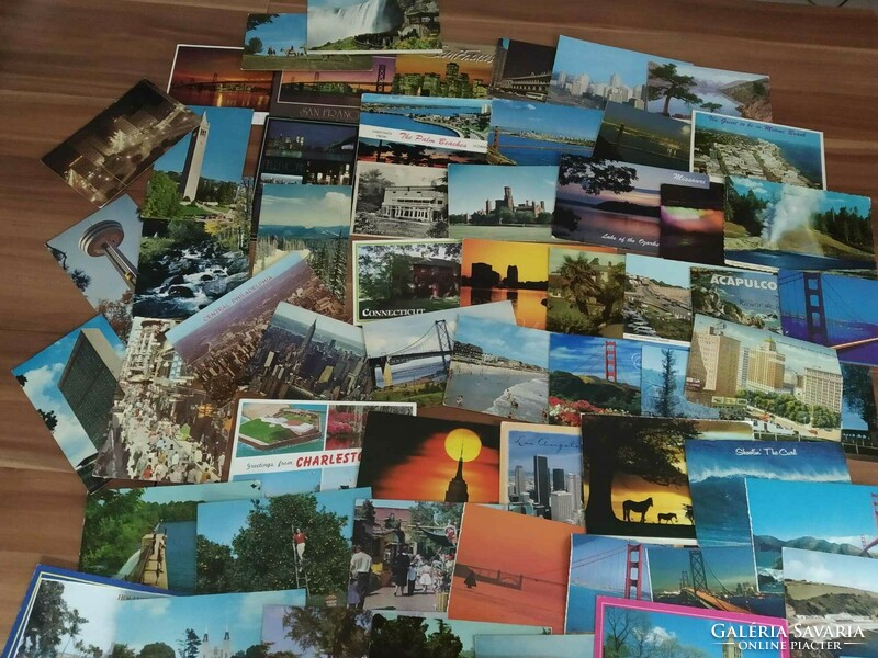 60 db amerikai, köztük pár kanadai képeslap és egy  New York leporelló (12 db fotóval)