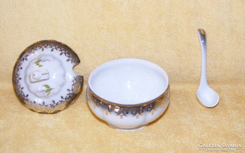 Karlovarsky porcelán kínáló szett