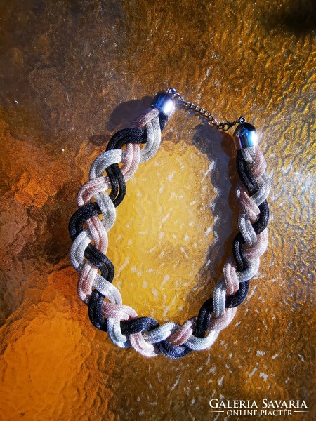Tricolor metal braided necklace