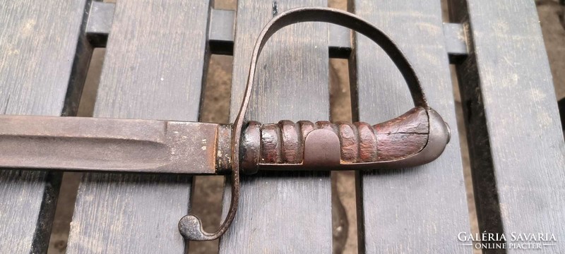 Austro-Hungarian 1877m crew sword?
