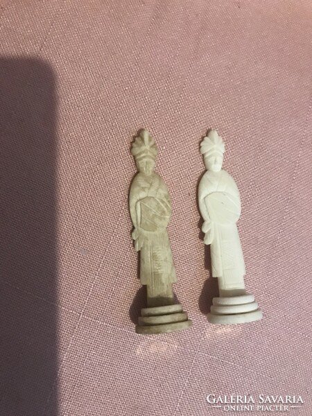 Chinese bone carved chess set with original silk box and board