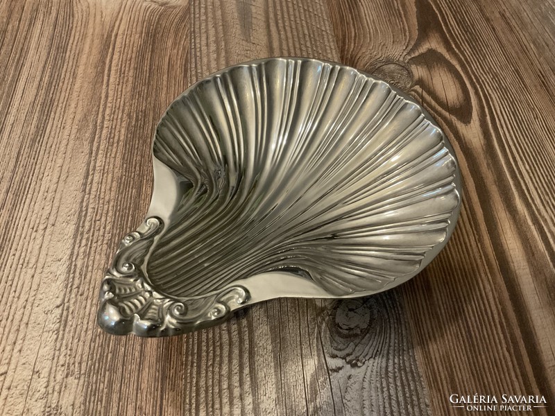 Imposing silver-plated table center shell offering