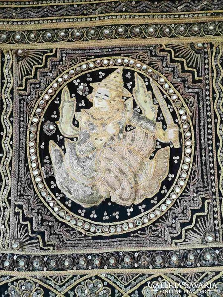 Hindu, buddhista kézi hímzett (gyöngy, flitter) antik szőnyeg,KALAGA. Ramajana jelenet NEM TÚRISTA