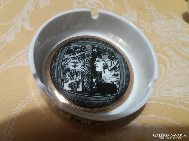 Hollóháza porcelain ashtray with Saxon endre graphics