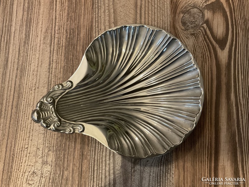 Imposing silver-plated table center shell offering