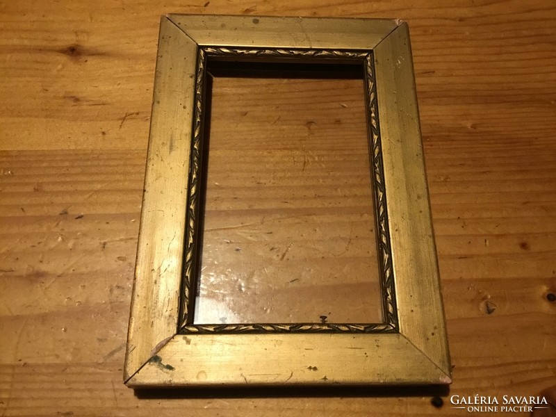 Antique gilded wooden picture frame (12 x 16 cm)