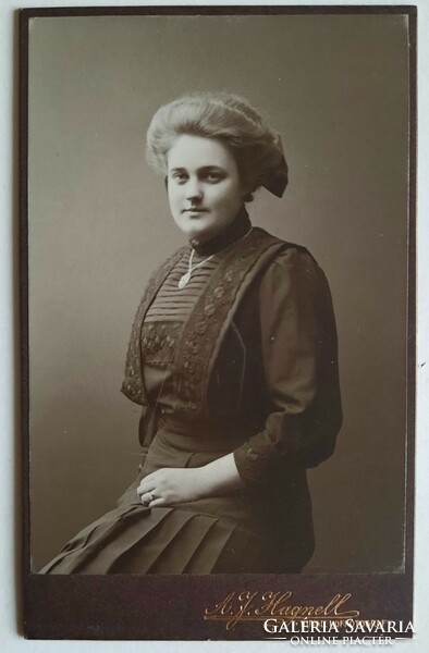 Svéd vizitkártya , CDV, A.J.Hagnell királyi udvari fotós műterméből, hölgy fotó, 1910-es évek