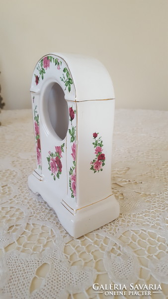 Desktop, pink porcelain clock case