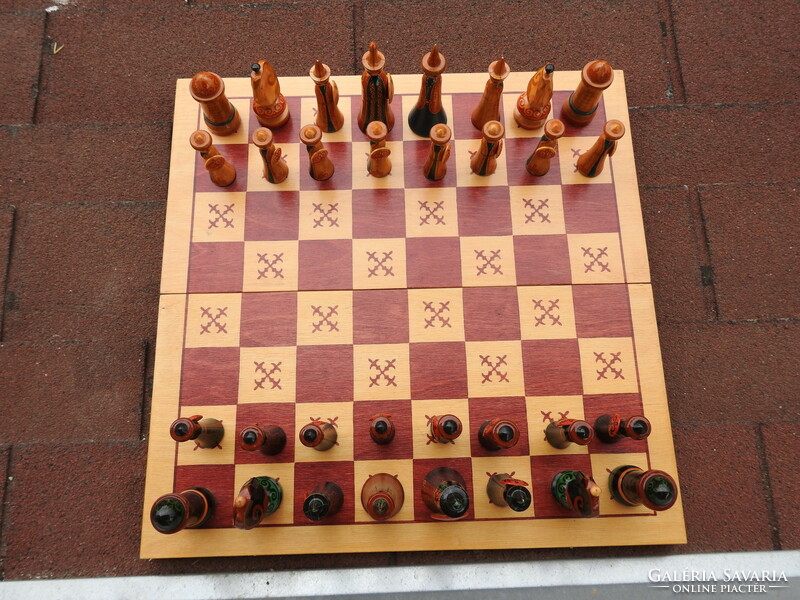 Keleti fa kézműves sakk