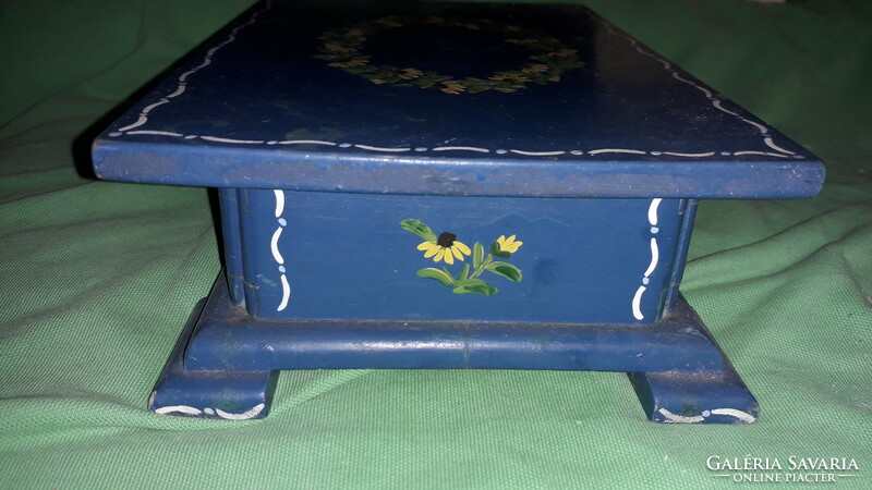 Antik kézzel festett margaréta virág mintás kék fedeles lábas díszdoboz 24x16x7 cm a képek szerint