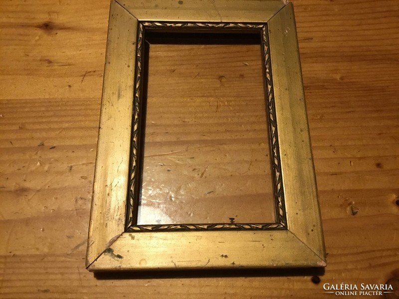 Antique gilded wooden picture frame (12 x 16 cm)