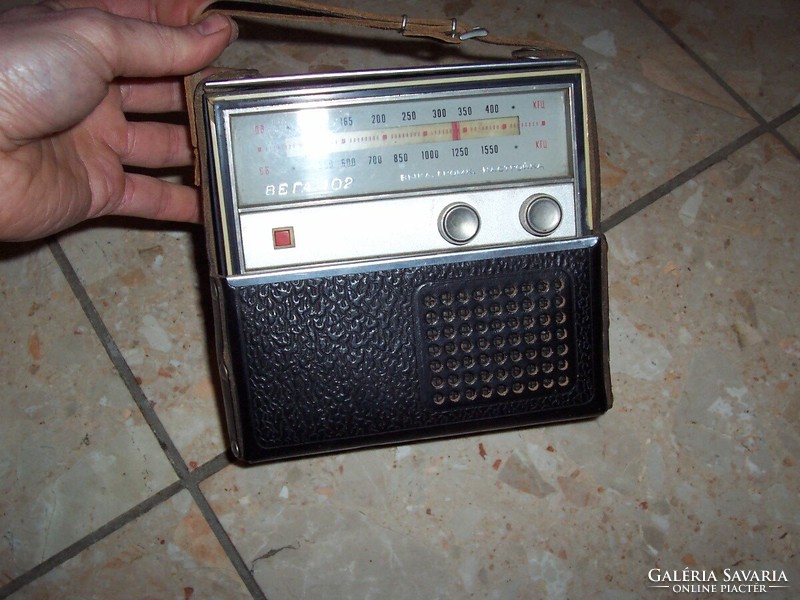 402-es rádió eladó