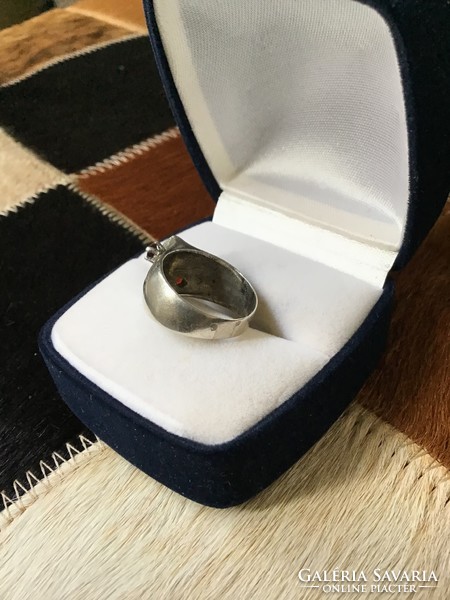 Régi ezüst gyűrű gránát kövekkel